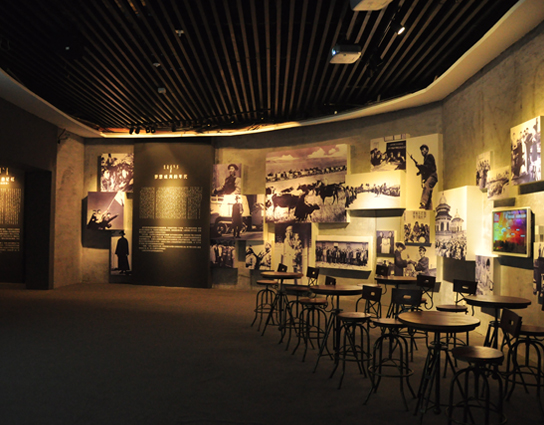 展厅设计搭建案例：鄂尔多斯博物馆——百年光影·见证鄂尔多斯城市记忆珍藏展